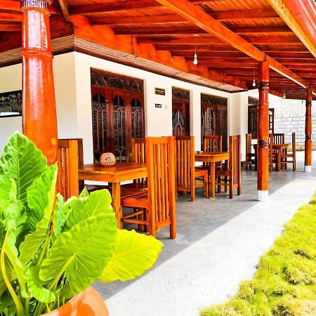 Tharurashmi Sea Pond Villa & Surf Hostel - Hiriketiya Dikwella Eksteriør billede