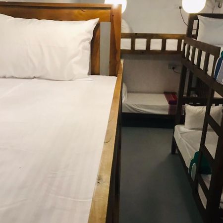 Tharurashmi Sea Pond Villa & Surf Hostel - Hiriketiya Dikwella Eksteriør billede
