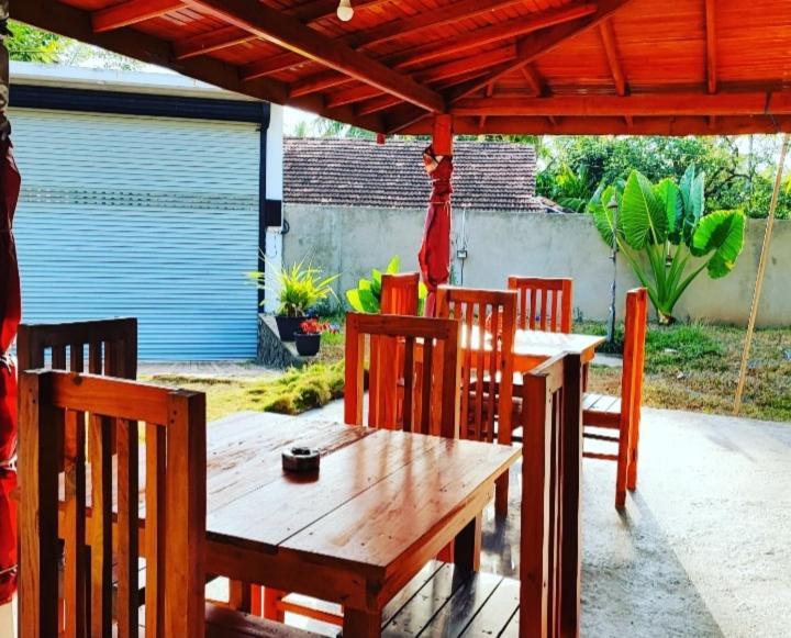 Tharurashmi Sea Pond Villa & Surf Hostel - Hiriketiya Dikwella Eksteriør billede