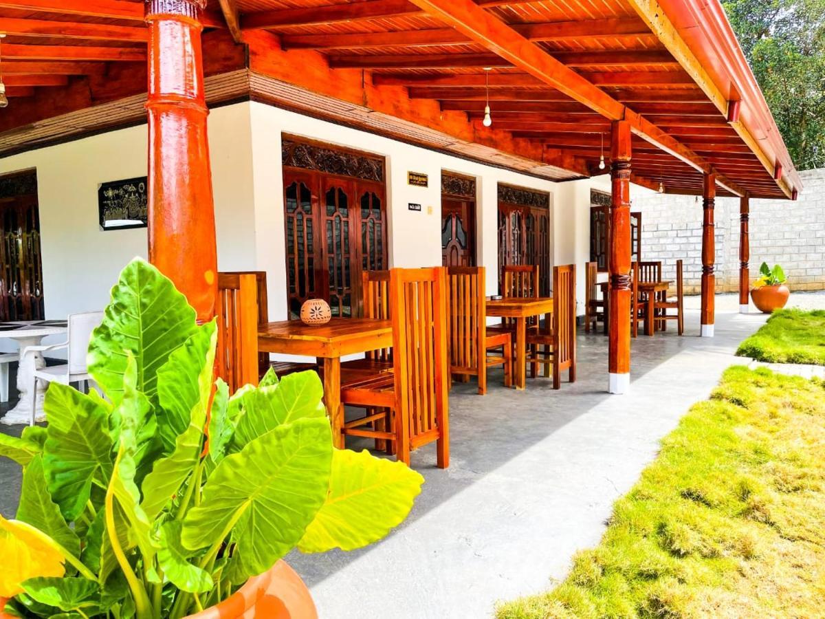 Tharurashmi Sea Pond Villa & Surf Hostel - Hiriketiya Dikwella Eksteriør billede