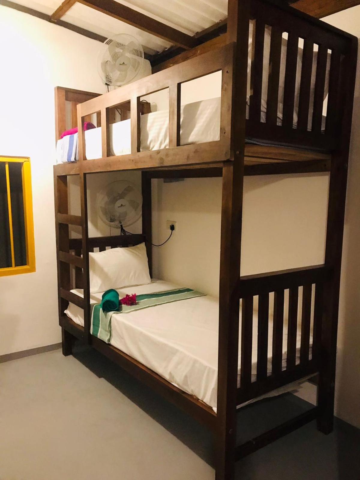 Tharurashmi Sea Pond Villa & Surf Hostel - Hiriketiya Dikwella Eksteriør billede