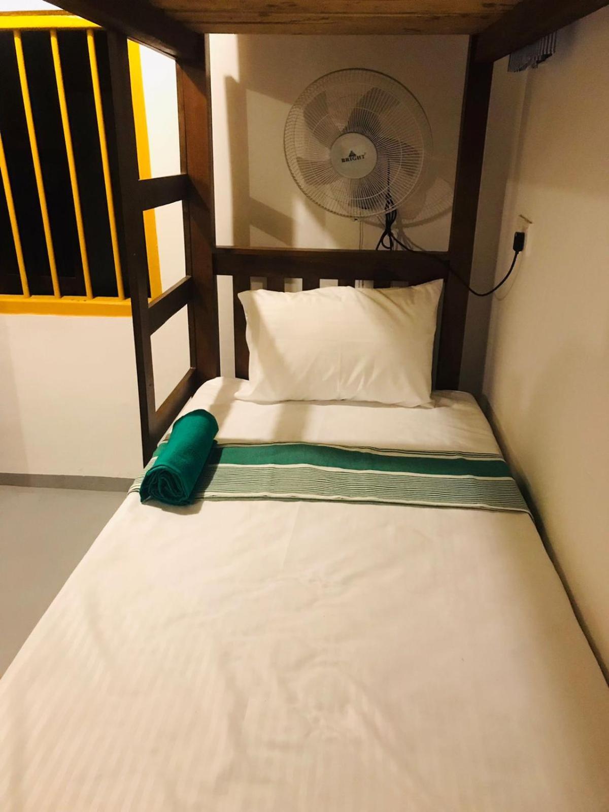 Tharurashmi Sea Pond Villa & Surf Hostel - Hiriketiya Dikwella Eksteriør billede