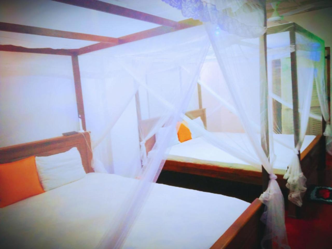Tharurashmi Sea Pond Villa & Surf Hostel - Hiriketiya Dikwella Eksteriør billede