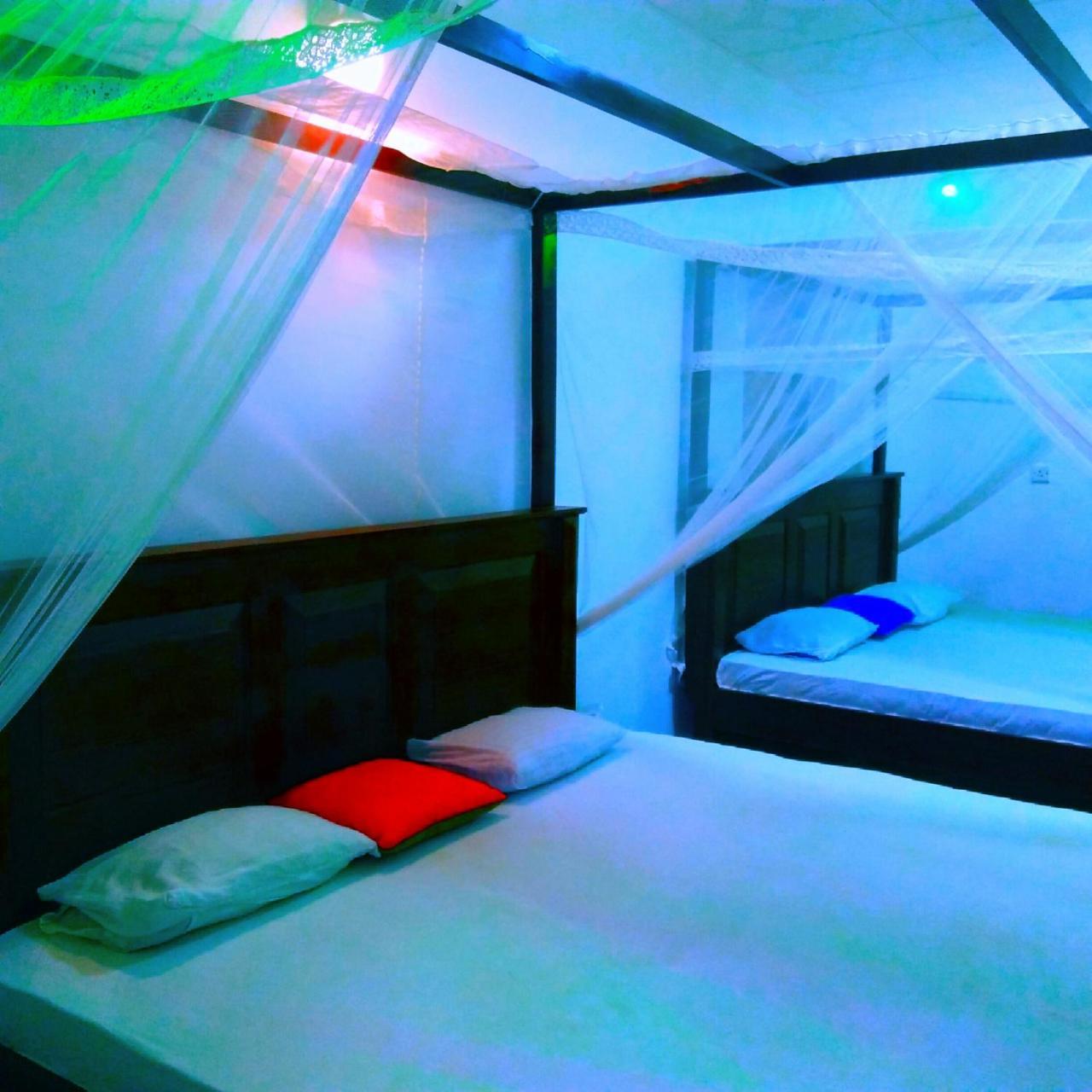 Tharurashmi Sea Pond Villa & Surf Hostel - Hiriketiya Dikwella Eksteriør billede