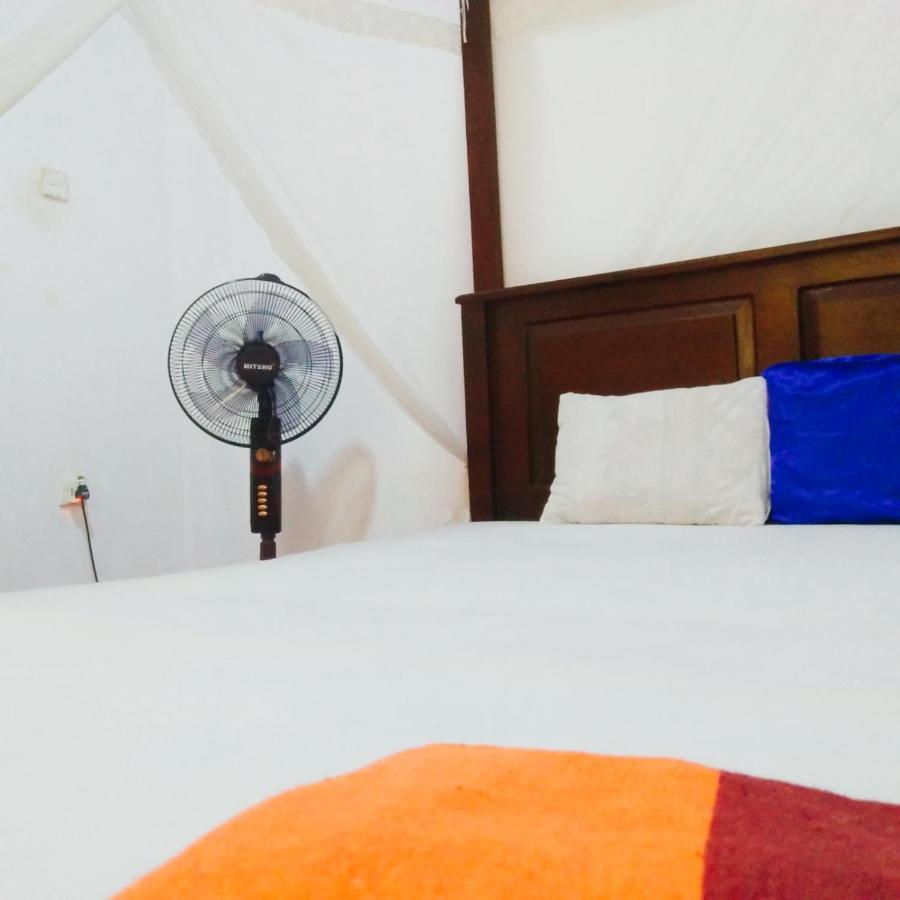 Tharurashmi Sea Pond Villa & Surf Hostel - Hiriketiya Dikwella Eksteriør billede